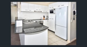 Two Bedroom Apartment with Ocean View | Private kitchen - Mariners Resort (Kings Beach)