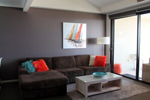 Flat-screen TV, DVD player - Mariners Resort (Kings Beach)
