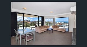 2 bedrooms, individually decorated, individually furnished, desk - Mariners Resort (Kings Beach)