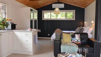 ダブルルーム (1 名様利用) (Linen/Towels Supplied) | アイロン / アイロン台、ベッドシーツ