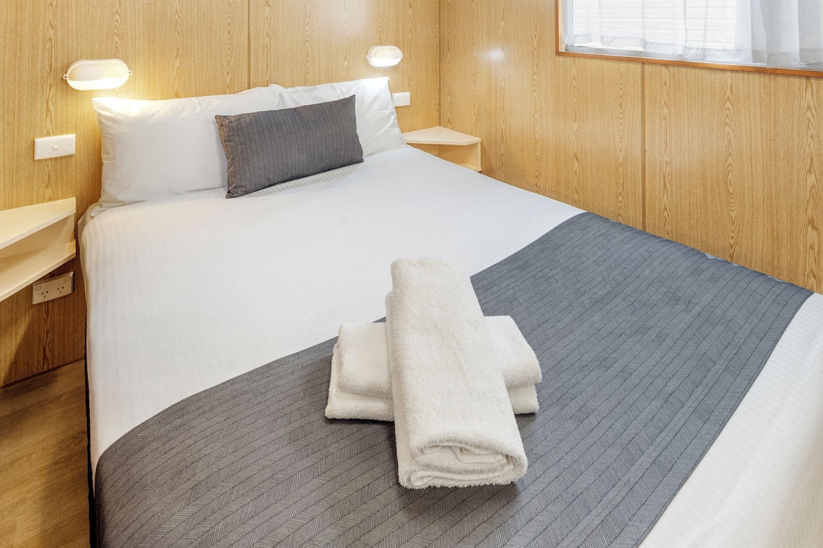 Standaard huisje, 1 slaapkamer, kitchenette (Ensuite Cabin - 1 Bedroom ) | 2 slaapkamers, gratis wifi