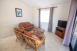 Living area - Jurien Bay Tourist Park (Jurien Bay)