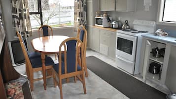 Three Bedroom Cottage | Private kitchenette