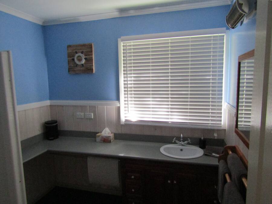 Standard Apartment, 2 Bedrooms, Kitchen (Apt. Unit 1) | Bathroom | Shower, hair dryer, towels