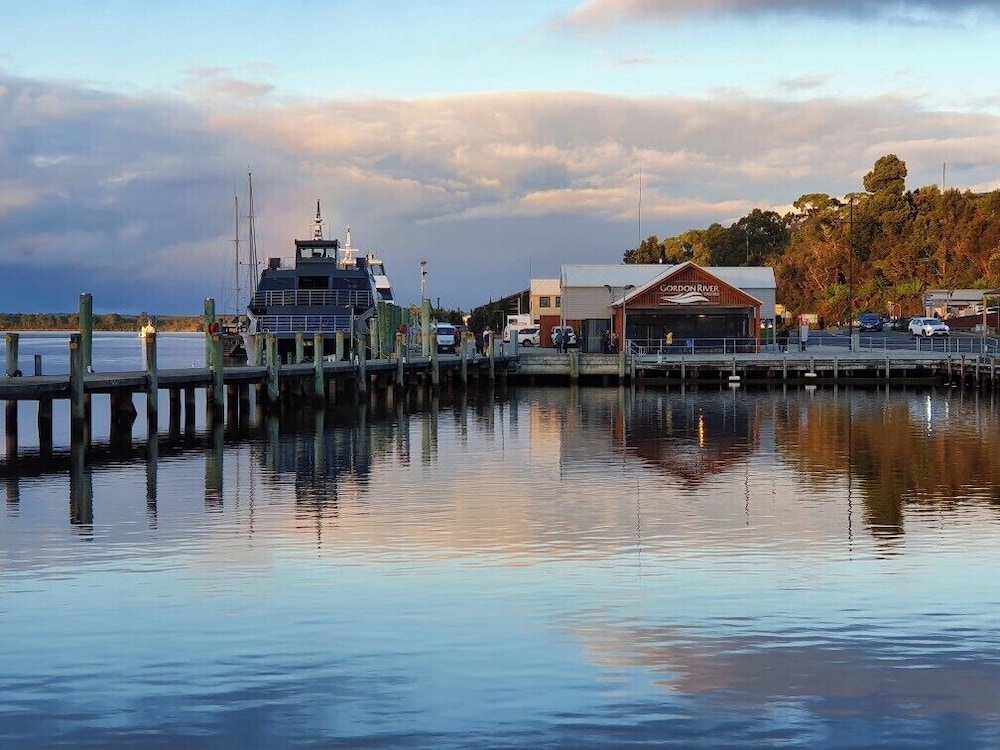 The Crays Accommodation by null