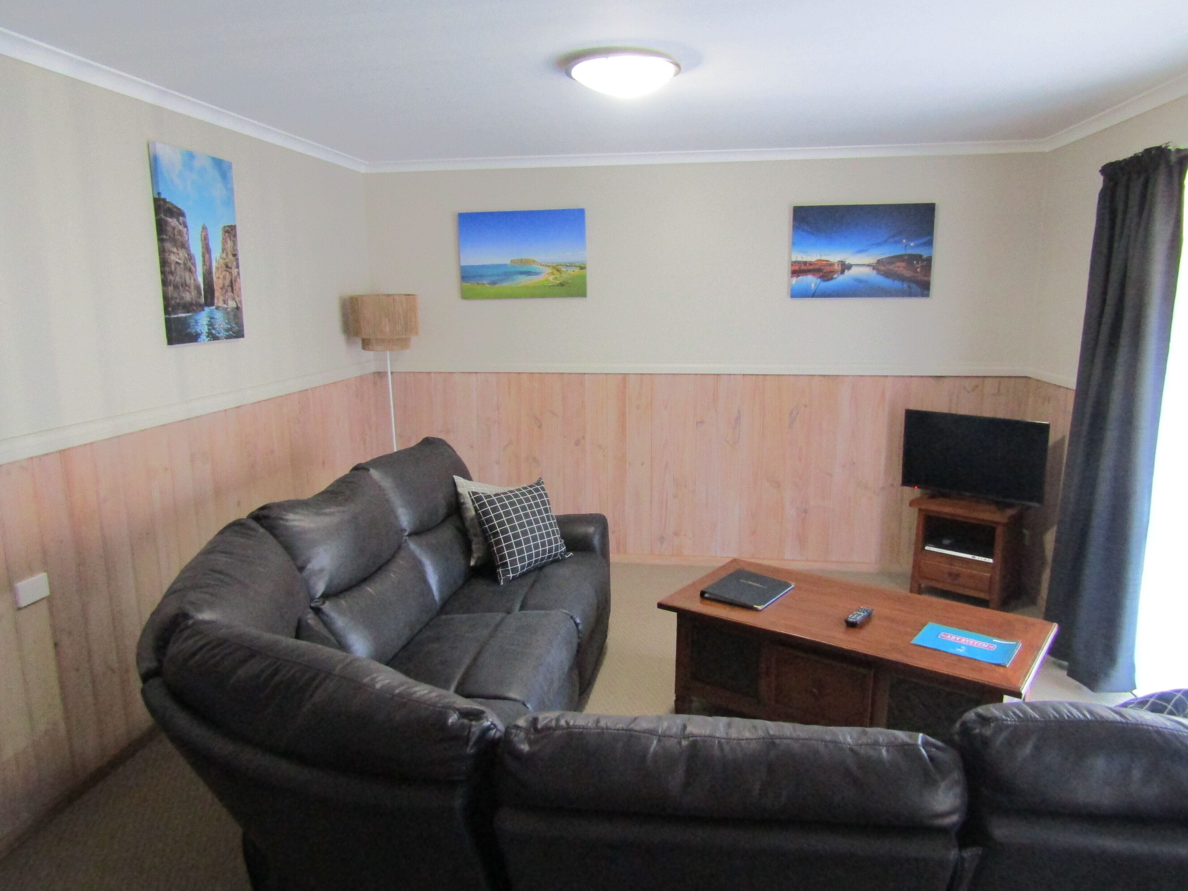 Standard-Apartment, 2 Schlafzimmer, Küche (Apt Unit 5) | Wohnbereich