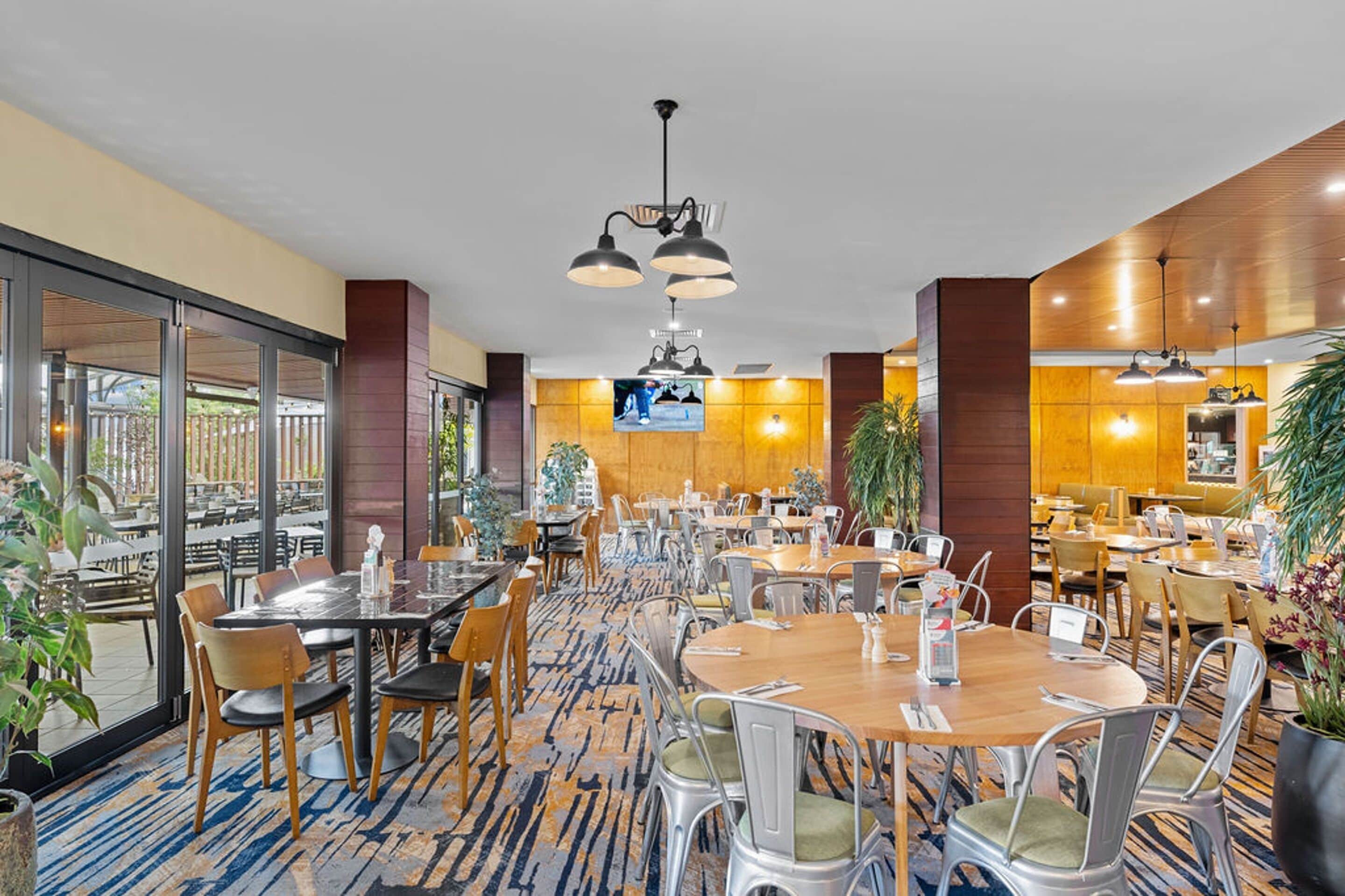 Lunch and dinner served