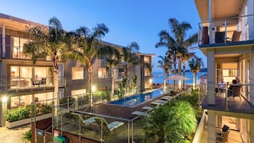 Outdoor pool, pool loungers