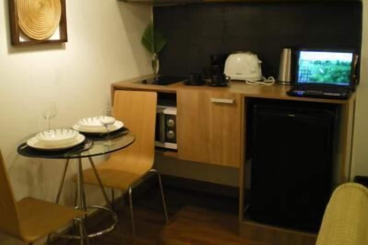 Private kitchen | Microwave