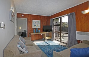 TV - Walton Park Motor Lodge (Warkworth)