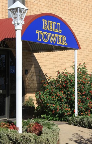Exterior - Bell Tower Motor Inn (Shepparton)