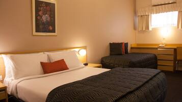 Standard Room, Non Smoking | Desk, soundproofing, iron/ironing board, free WiFi