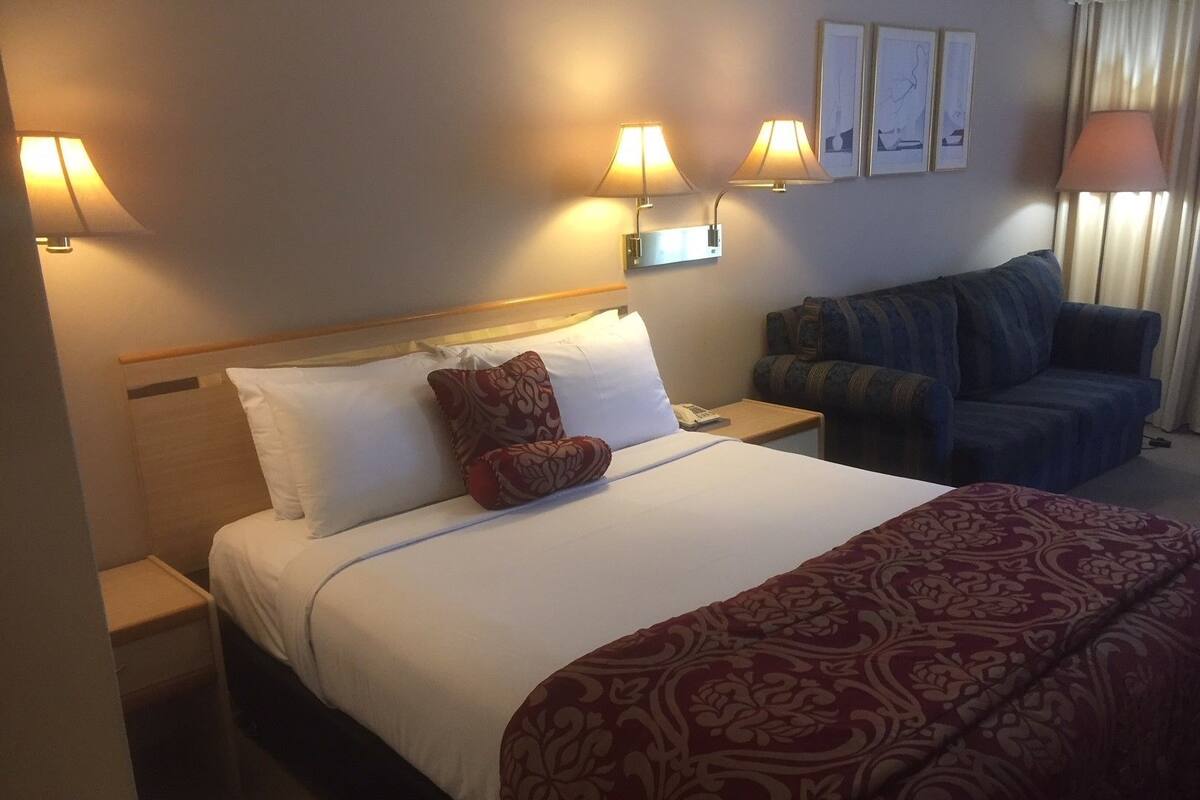 Deluxe Room | Desk, soundproofing, iron/ironing board, WiFi (free)