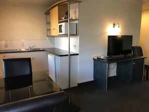 Chambre Standard, 2 chambres, coin cuisine | Cuisine privée | Réfrigérateur, bouilloire électrique