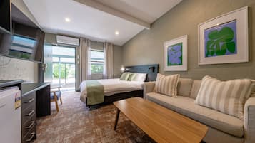 Doppia Standard, non fumatori (Standard Motel Room) | Una scrivania, ferro/asse da stiro, Wi-Fi gratuito, lenzuola