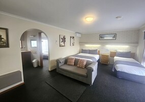 Family Suite, 2 Bedrooms, Non Smoking | Desk, free WiFi