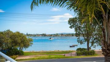 Pemandangan dari properti