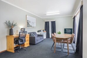 Family Apartment, Non Smoking | In-room dining - City Heart Motel (Warrnambool)