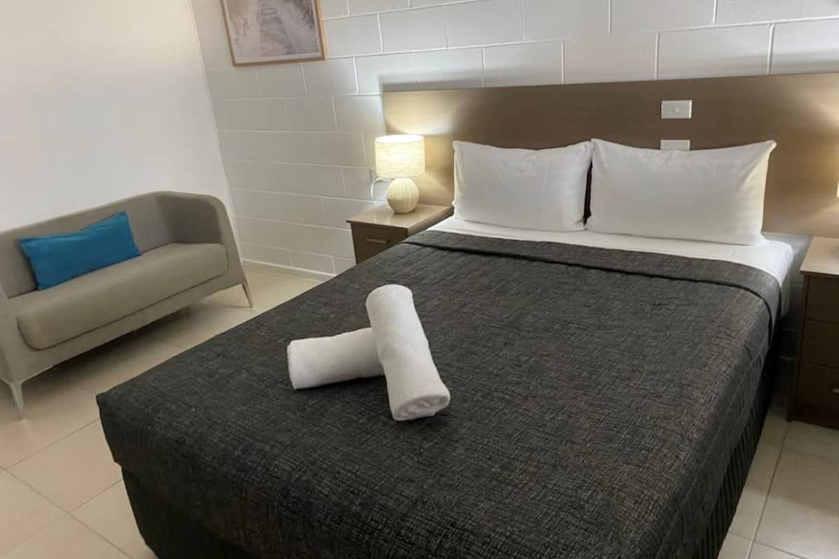 Deluxe Double Room | 1 bedroom, individually decorated, individually furnished
