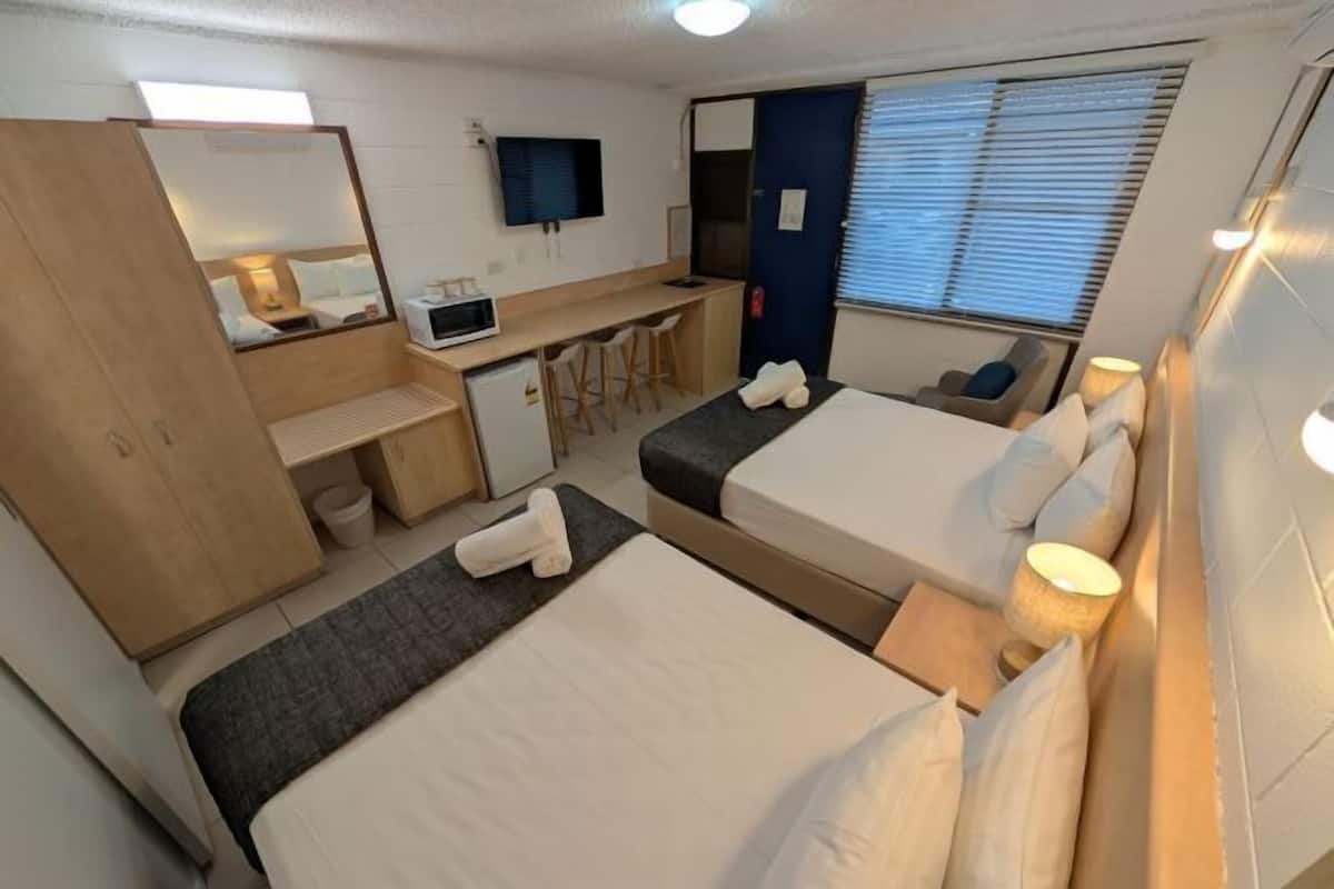 1 bedroom, individually decorated, individually furnished