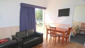 Flat-screen TV - Bicheno East Coast Holiday Park (Bicheno)
