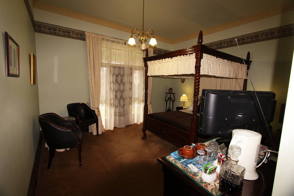 Standardzimmer, Nichtraucher, Whirlpool (Linda Pearce Spa Suite) | Hochwertige Bettwaren, Bügeleisen/Bügelbrett, kostenloses WLAN