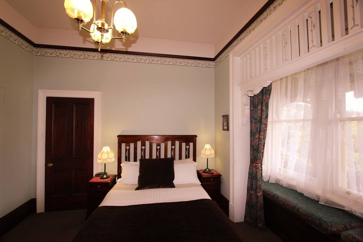 Standardzimmer, Nichtraucher (Mabel Pearce River View) | Hochwertige Bettwaren, Bügeleisen/Bügelbrett, kostenloses WLAN