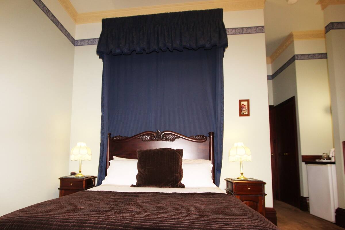 Deluxe-Zimmer, Nichtraucher (Queen Deluxe Ethel Pearce) | Hochwertige Bettwaren, Bügeleisen/Bügelbrett, kostenloses WLAN