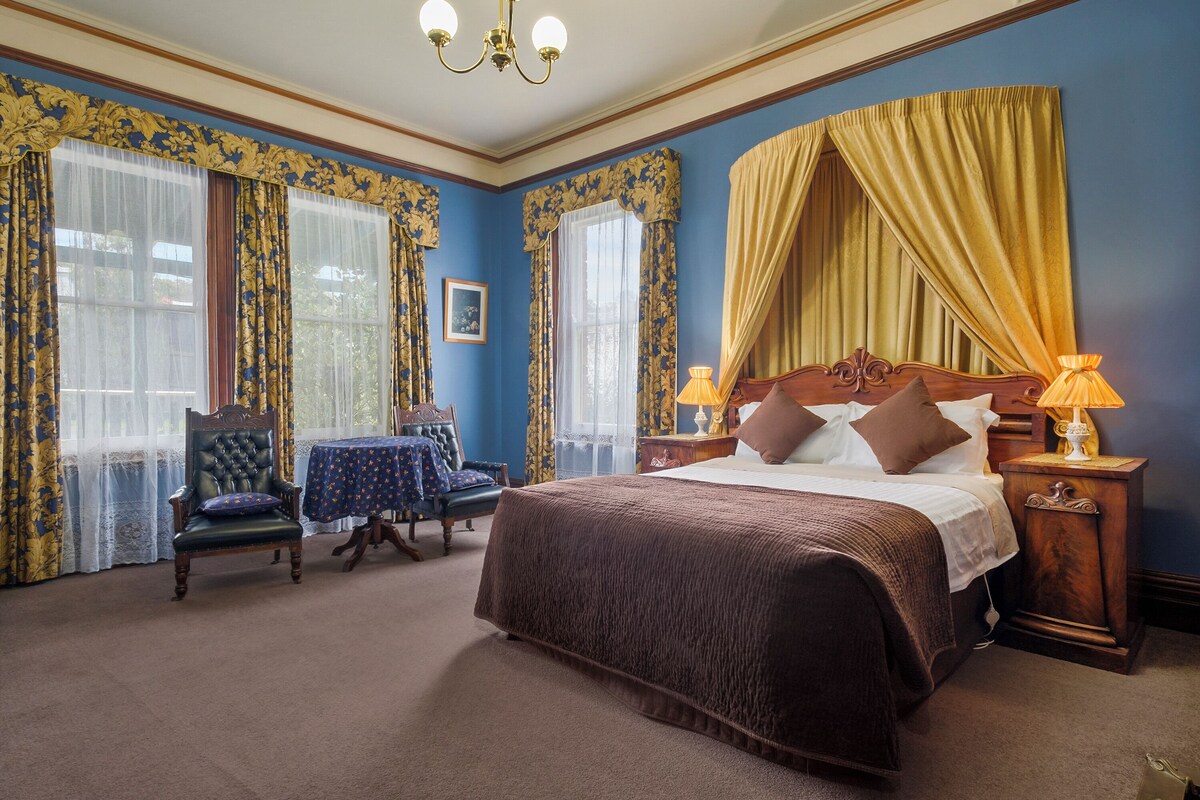 Ronald Pearce Spa Room