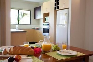 Standard Apartment, 2 Bedrooms, 2 Bathrooms | In-room dining - Seaforth Apartments (Trinity Beach)