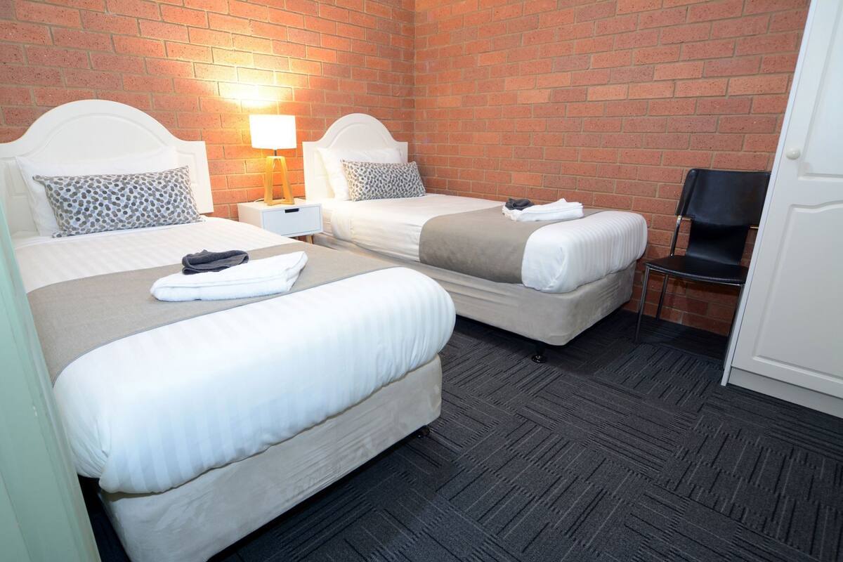 Individuell dekoriert, individuell eingerichtet, Schreibtisch