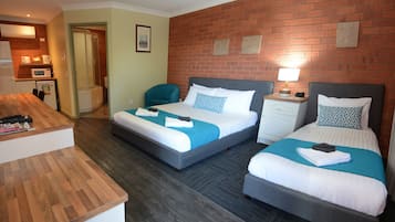 Decoración personalizada, muebles diferentes y escritorio