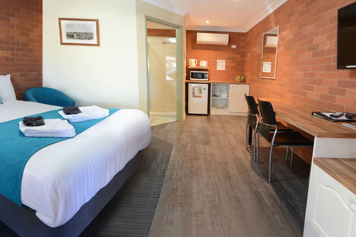Executive Queen Room