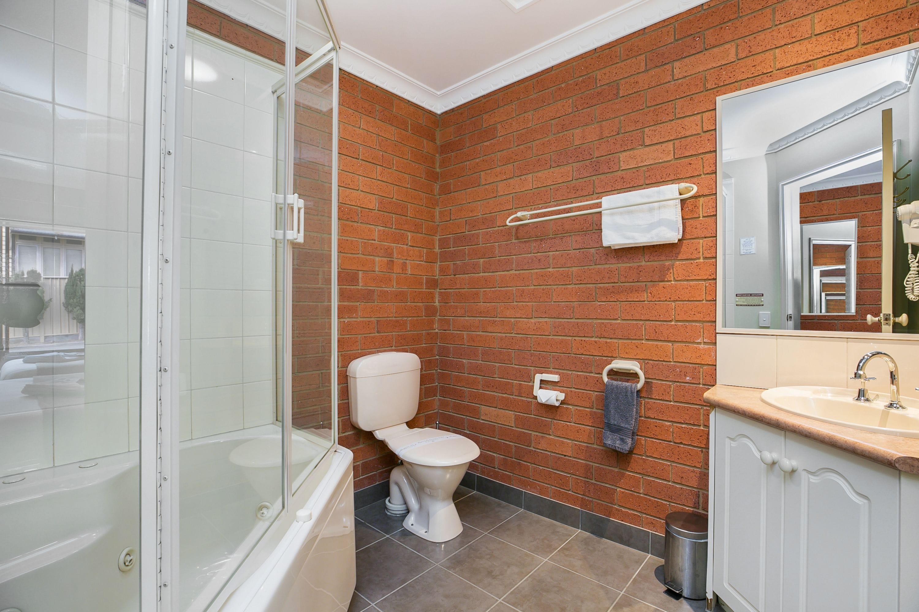 Twin Room with Bath | Bathroom