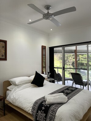 Suite estándar, 1 habitación, baño compartido (GOLD COAST B & B RETREAT) | Sábanas de algodón egipcio y ropa de cama de alta calidad
