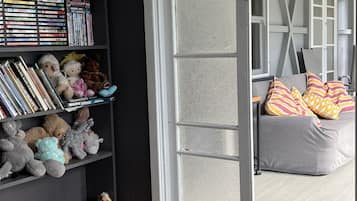 Historical Cottage 4 Bedroom | 1 bedroom, Egyptian cotton sheets, premium bedding