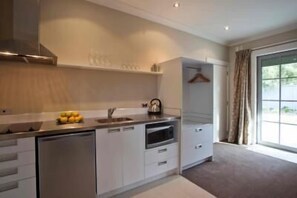 Full-size fridge, microwave, coffee/tea maker
