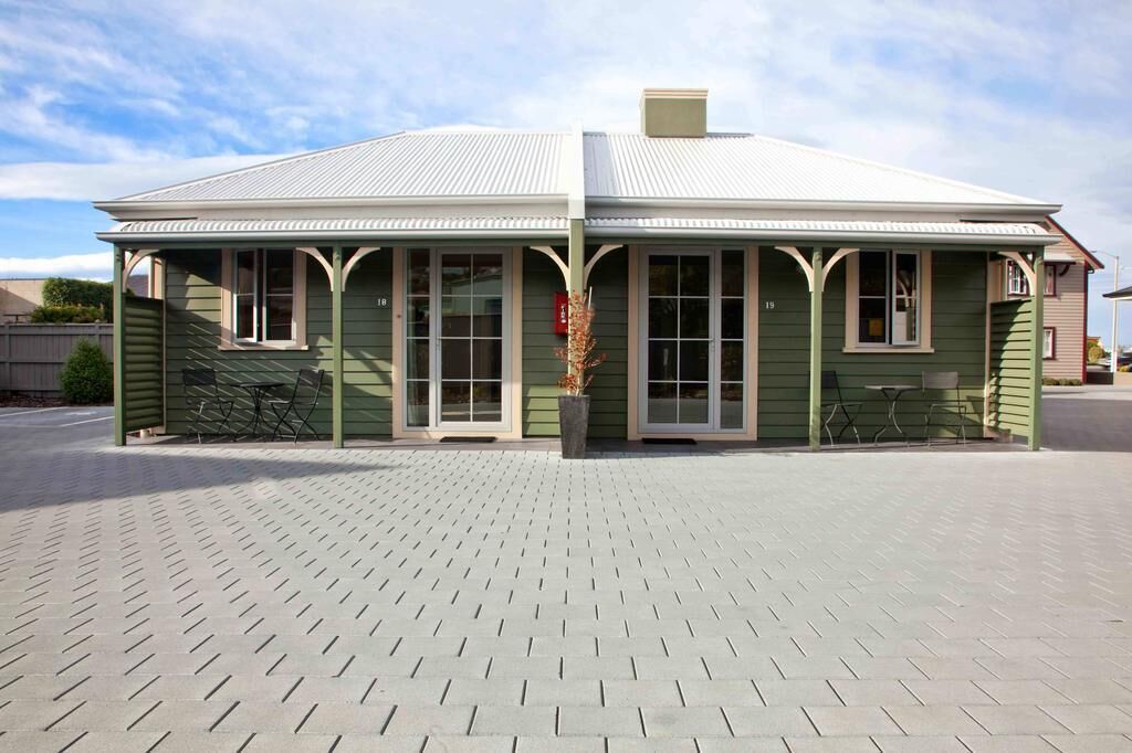 الإطلالة من المنشأة