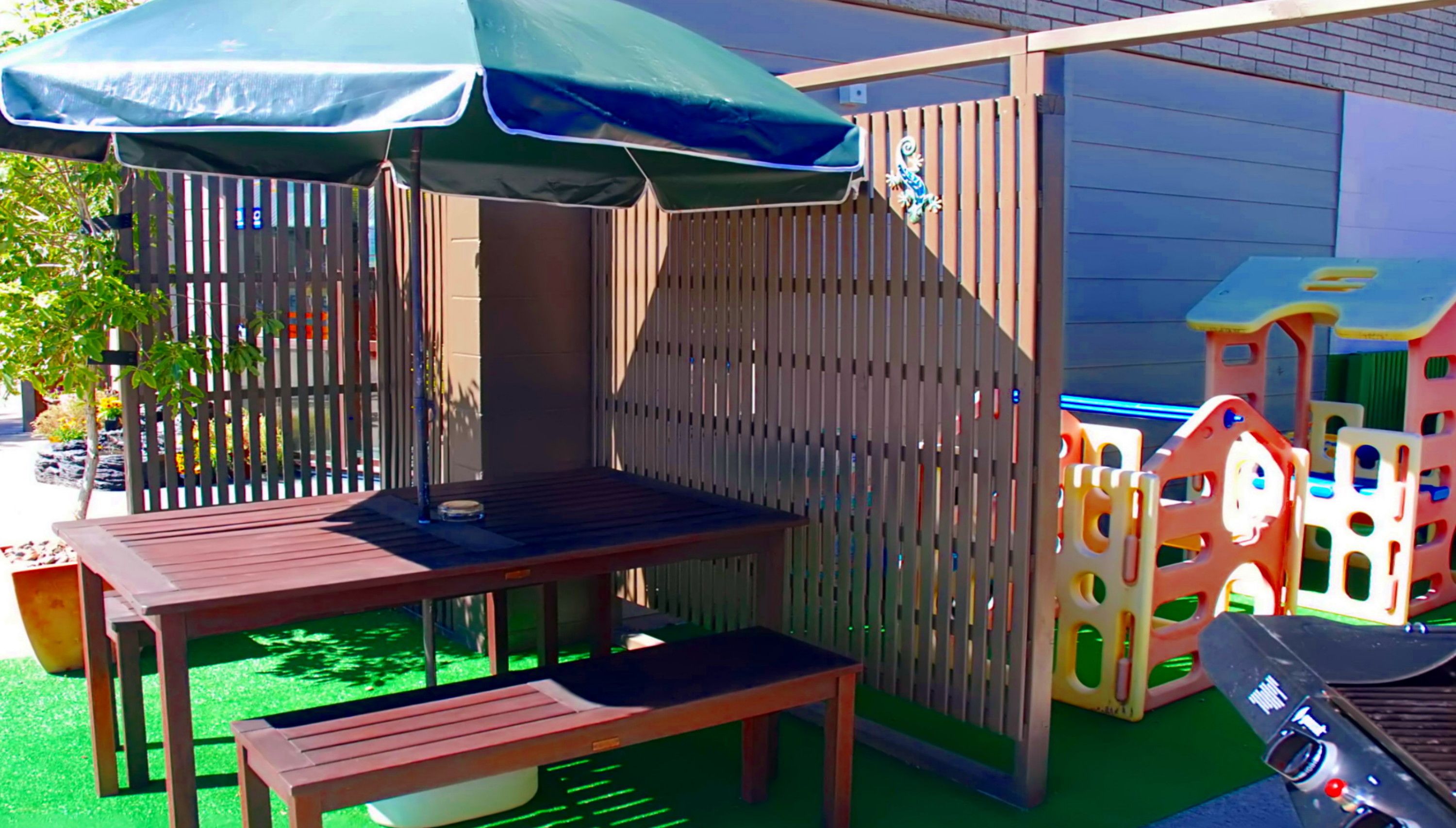 子供用の遊び場 - 屋外