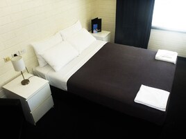 Iron/ironing board, free WiFi, bed sheets