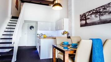Superior Apartment, Lake View | Living area