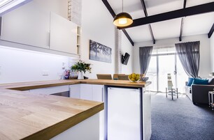 Refrigerador, microondas, lavavajillas, tetera/pava eléctrica