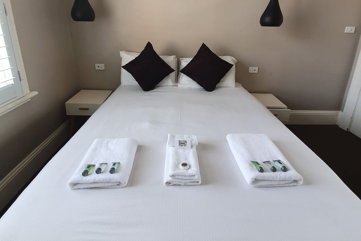 Double Room (Double Room 17 Top Floor) | Seterika/papan seterika, Wi-fi percuma, cadar katil