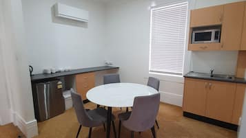 Room 19 top floor apartment | Private kitchenette