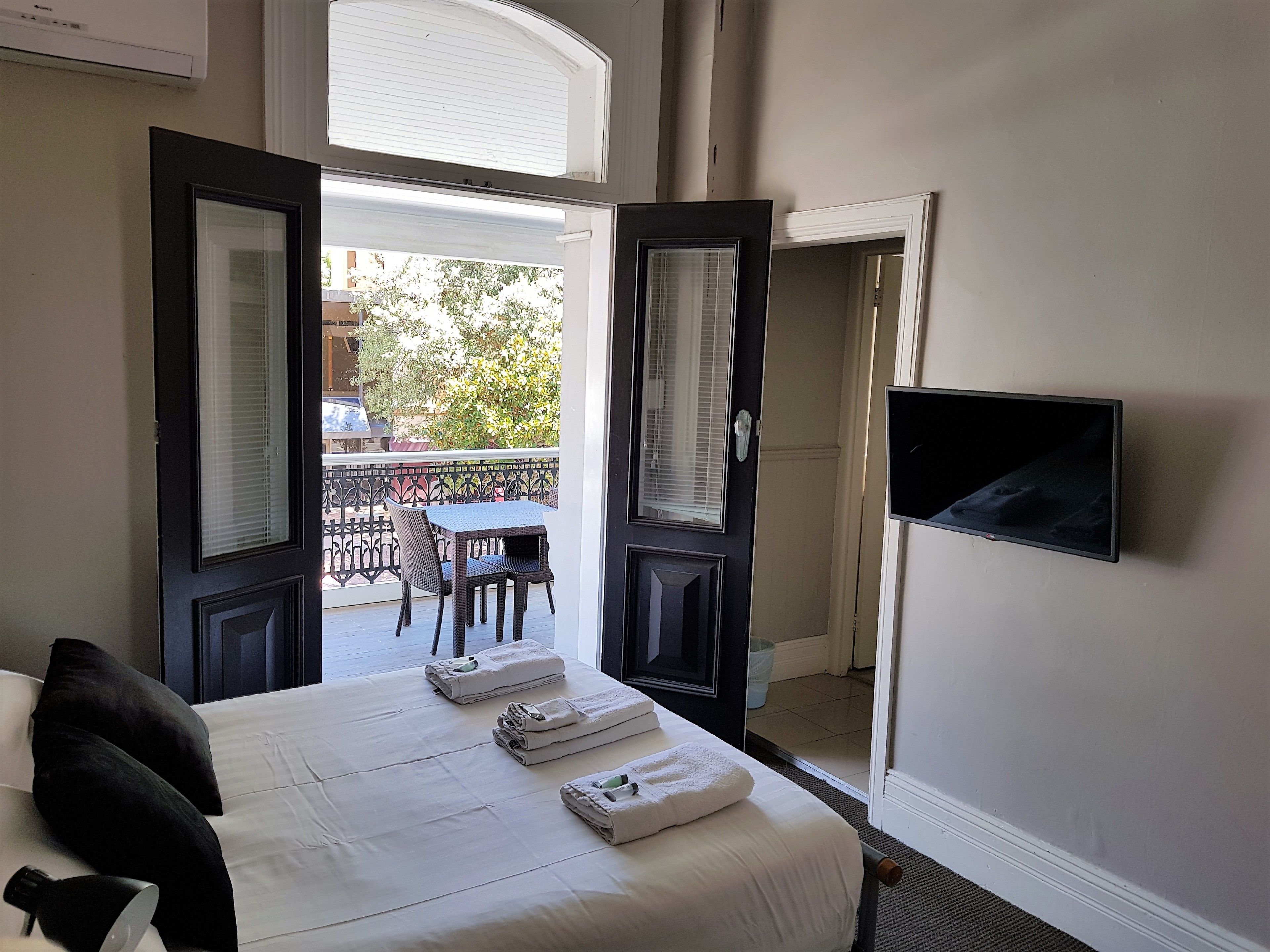 Double Room 9 | Iron/ironing board, free WiFi, bed sheets