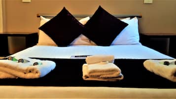 Chambre Double, 1 lit double | Fer et planche à repasser, Wi-Fi gratuit, draps fournis