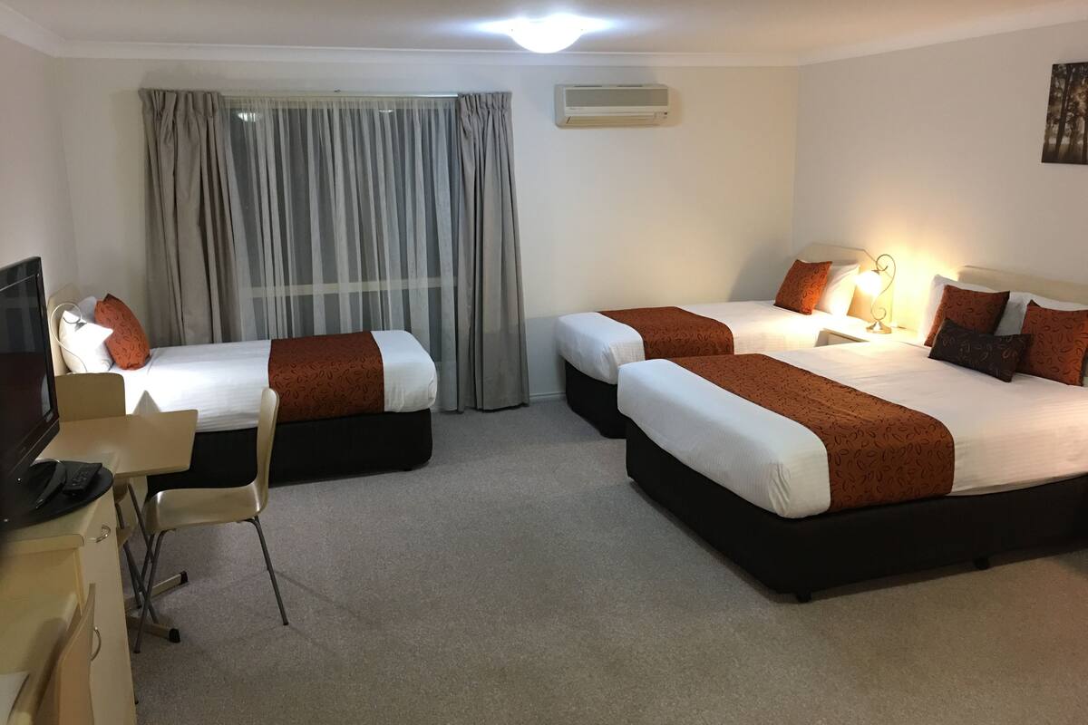 行政客房, 非吸煙房, 小廚 (Executive spa room) | 書桌、熨斗/熨衫板、免費 Wi-Fi、床單