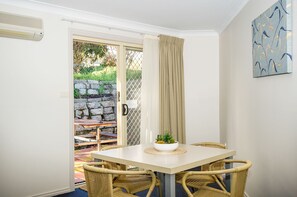Family Room, Patio, Ground Floor | Terrace/patio - Tuckerbox Motor Inn (South Gundagai)