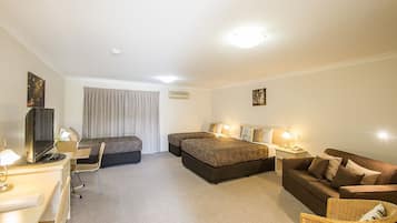 Family Room, Non Smoking, Kitchenette