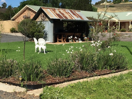 Jardim. Tuckerbox Motor Inn